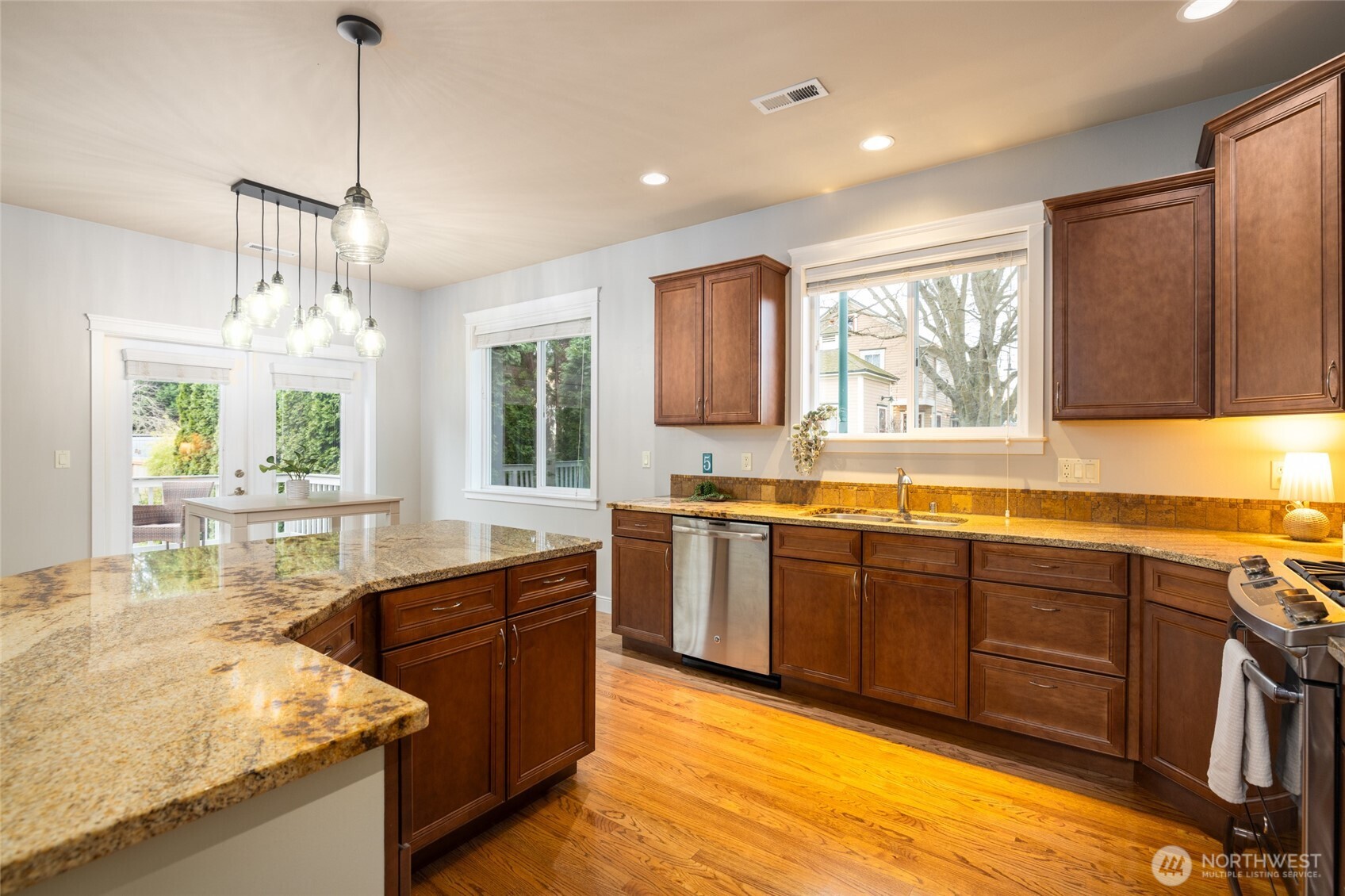 206 Dalan Place La Conner, WA 98257 - Photo 13 of 38