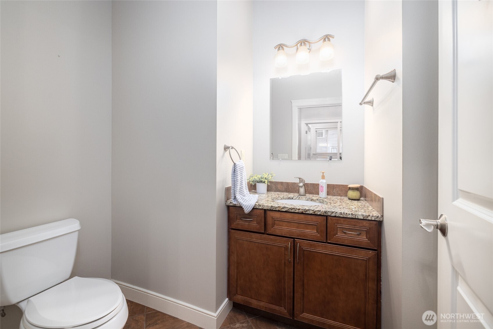 206 Dalan Place La Conner, WA 98257 - Photo 20 of 38