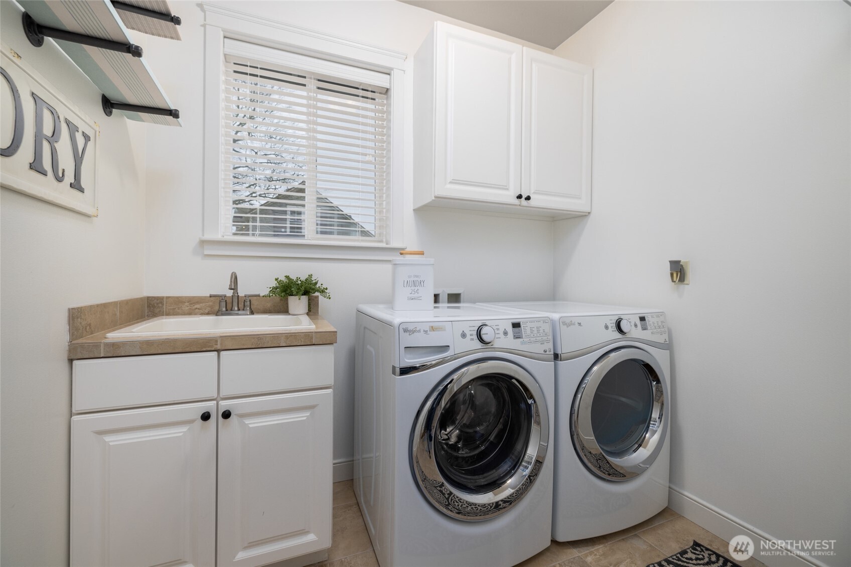 206 Dalan Place La Conner, WA 98257 - Photo 21 of 38