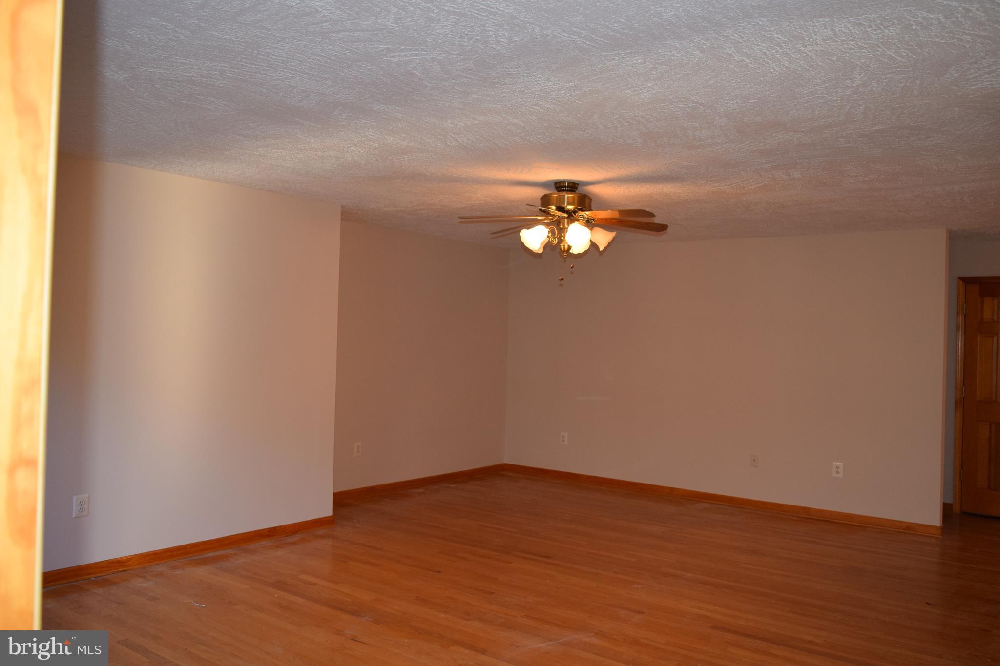 3384 Ensors Shop Road Midland, VA 22728 - Photo 8 of 17 Interior (General)
