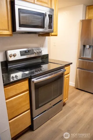 $294,995 | 23411 102nd Avenue Southeast, Unit E107, Kent, WA 98031