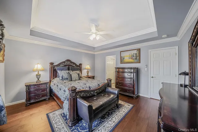 $935,000 | 96 Manitou Trail, Unit 96, Kings Park, NY 11754