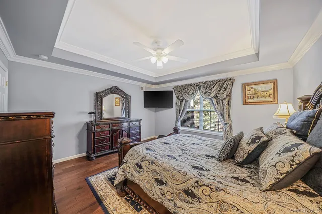 $935,000 | 96 Manitou Trail, Unit 96, Kings Park, NY 11754