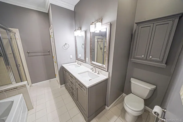 $935,000 | 96 Manitou Trail, Unit 96, Kings Park, NY 11754