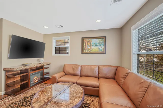 $935,000 | 96 Manitou Trail, Unit 96, Kings Park, NY 11754