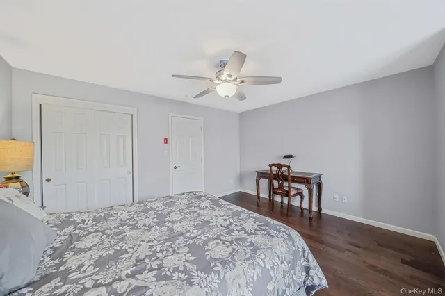 $935,000 | 96 Manitou Trail, Unit 96, Kings Park, NY 11754