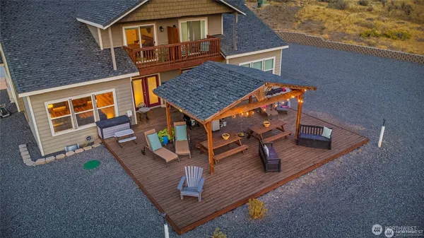 $950,000 | 302 Desert Aire Drive Southwest, Unit A/B, Mattawa, WA 99349