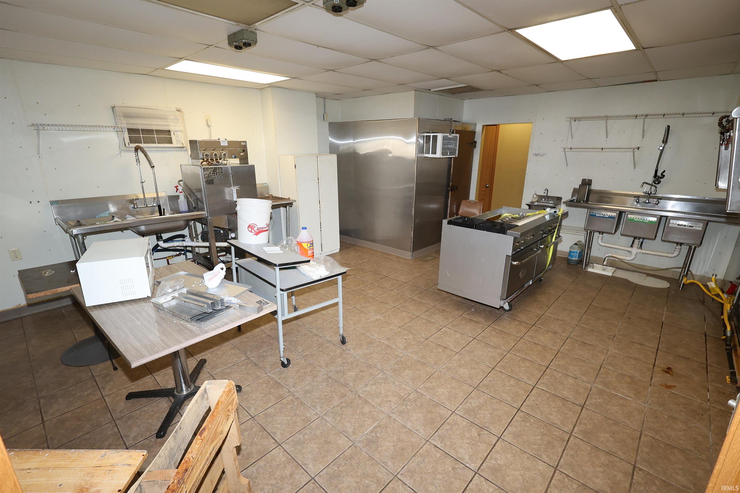 101 West Main Street Syracuse, IN 46567 - Photo 6 of 32