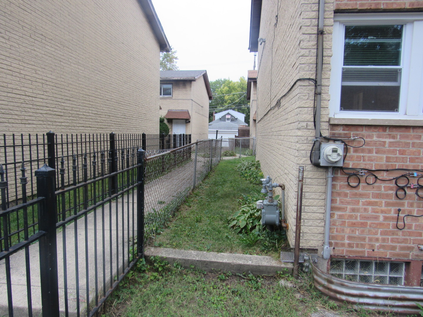 1132 East 81st Street, Unit H Chicago, IL 60619 - Photo 18 of 19 a view of balcony