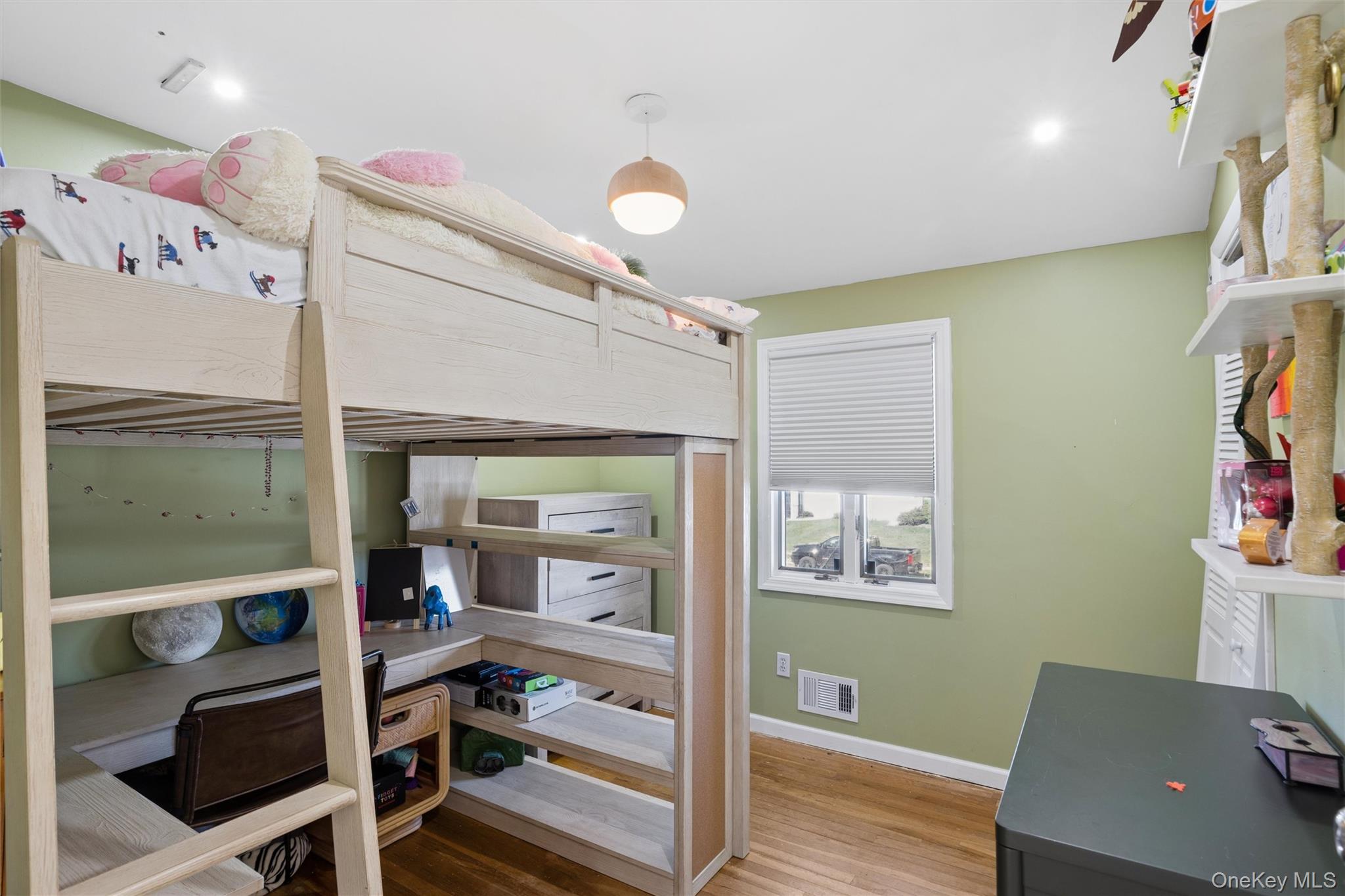 19 Fisher Road Commack, NY 11725 - Photo 24 of 36