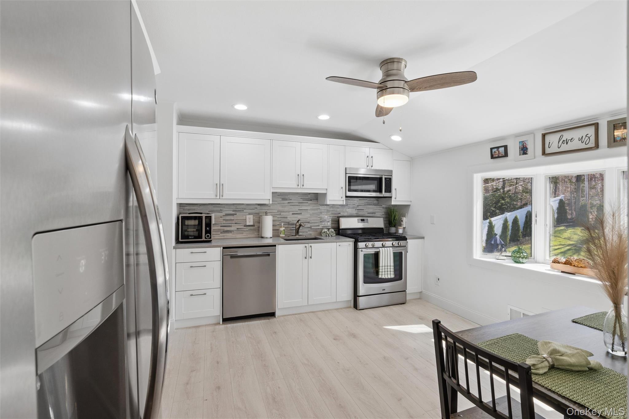 19 Fisher Road Commack, NY 11725 - Photo 10 of 36