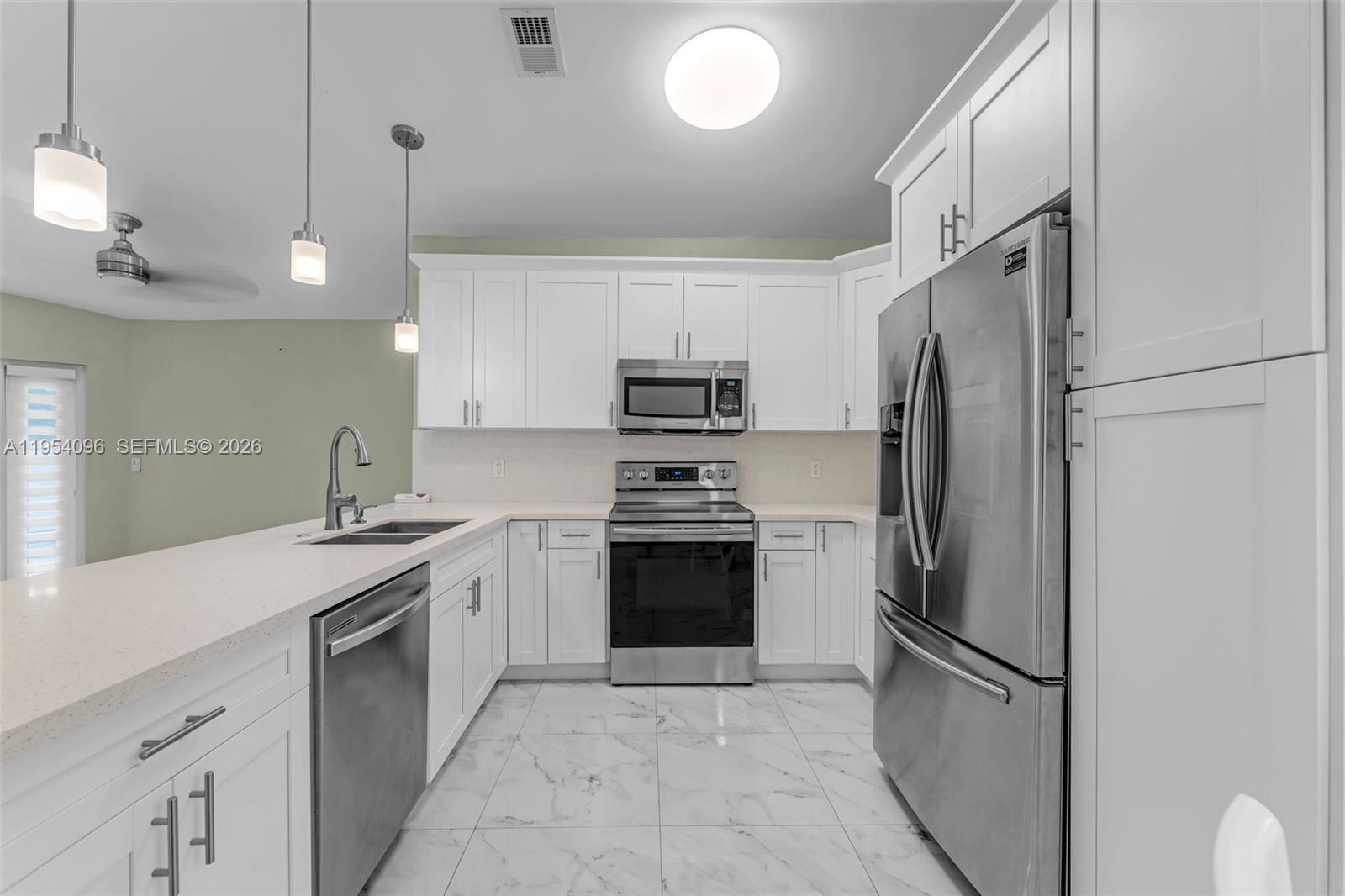 6445 Southwest 152nd Place, Unit 645 Miami, FL 33193 - Photo 5 of 27