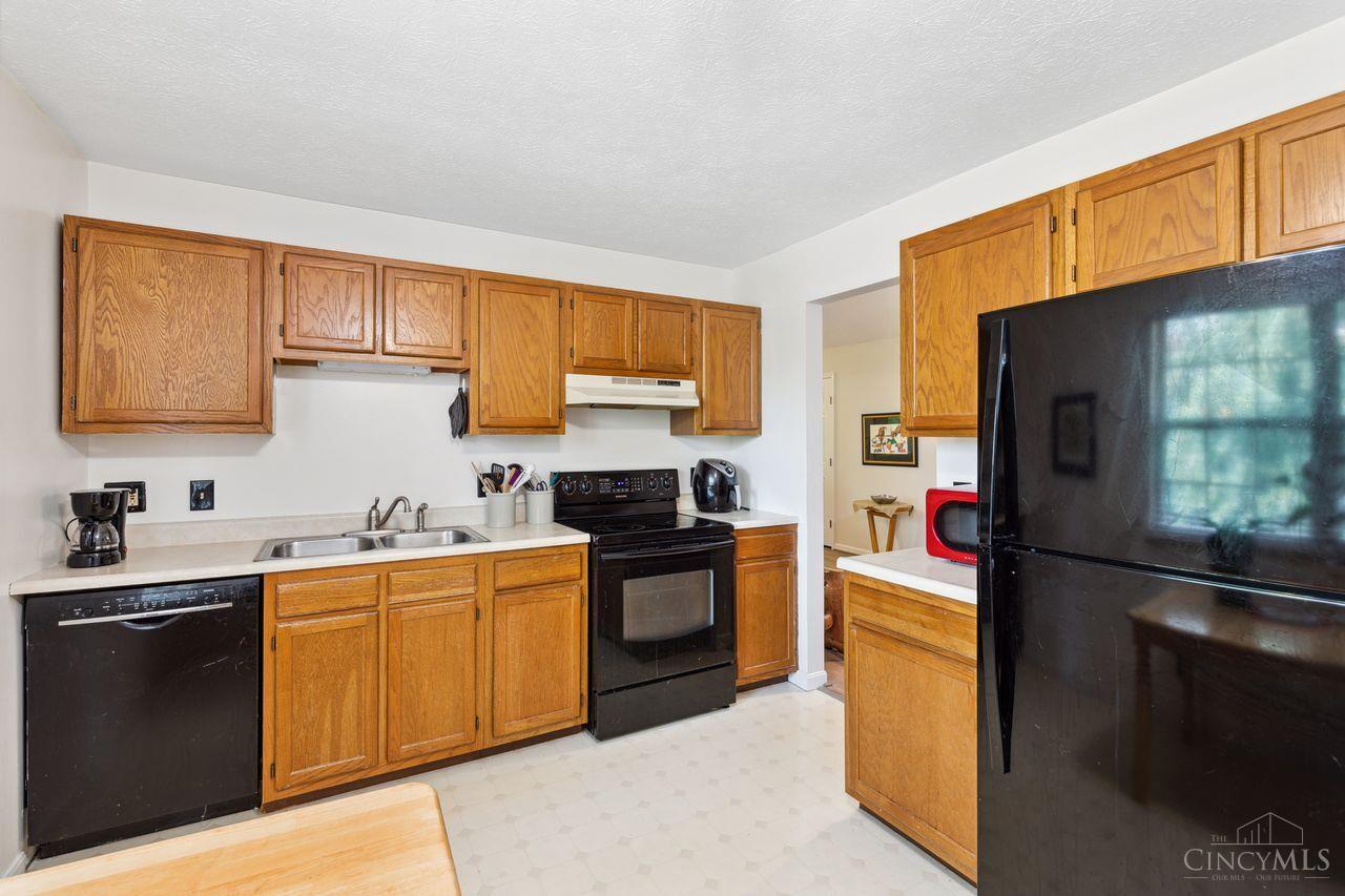 3306 North Bend Road, Unit 11 Cincinnati, OH 45247 - Photo 8 of 22 Gallery Image 8