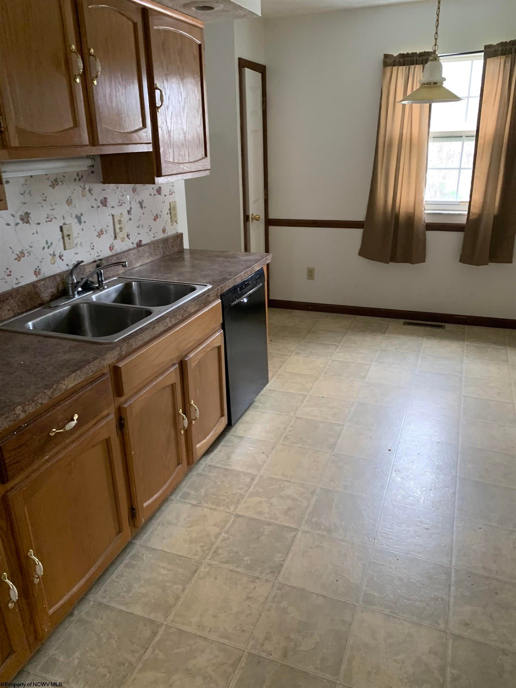 361 Hedrick Road Scott Depot, WV 25560 - Photo 2 of 18 Gallery Image 2