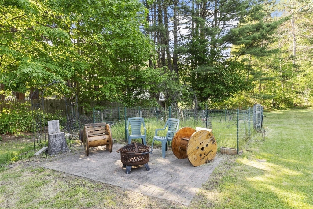 12 Murphy Road Hudson, MA 01749 - Photo 28 of 36