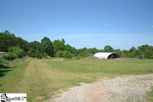 1055 Little Mountain Road Wellford, SC 29385 - Photo 3 of 32