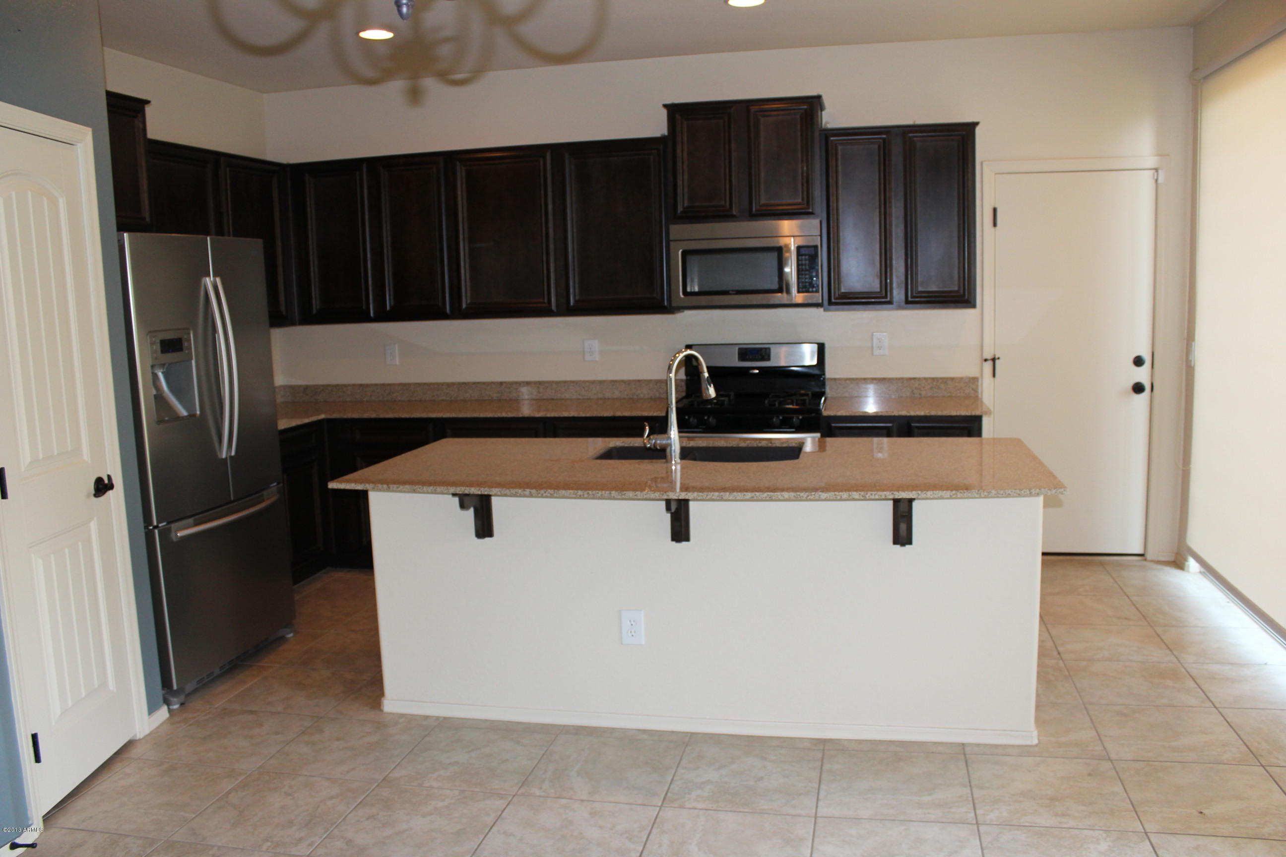 3540 South Bandit Road Gilbert, AZ 85297 - Photo 2 of 31 Kitchen