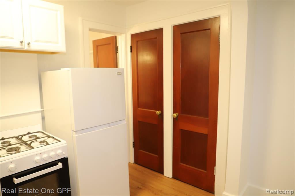 271 West Maple Road, Unit 4 Birmingham, MI 48009 - Photo 9 of 12