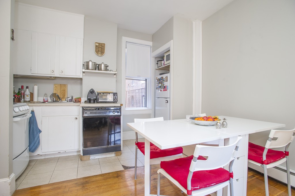 286 Cambridge Street, Unit 3 Boston, MA 02114 - Photo 3 of 6