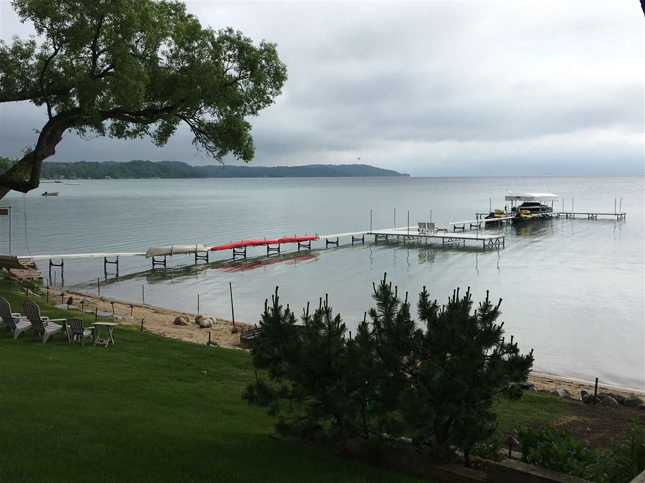8179 East Shore Road Traverse City, MI 49686 - Photo 8 of 76 1872313-7.JPG