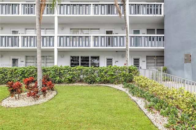 $174,000 | 1009 Berkshire A, Unit 1009, Deerfield Beach, FL 33442