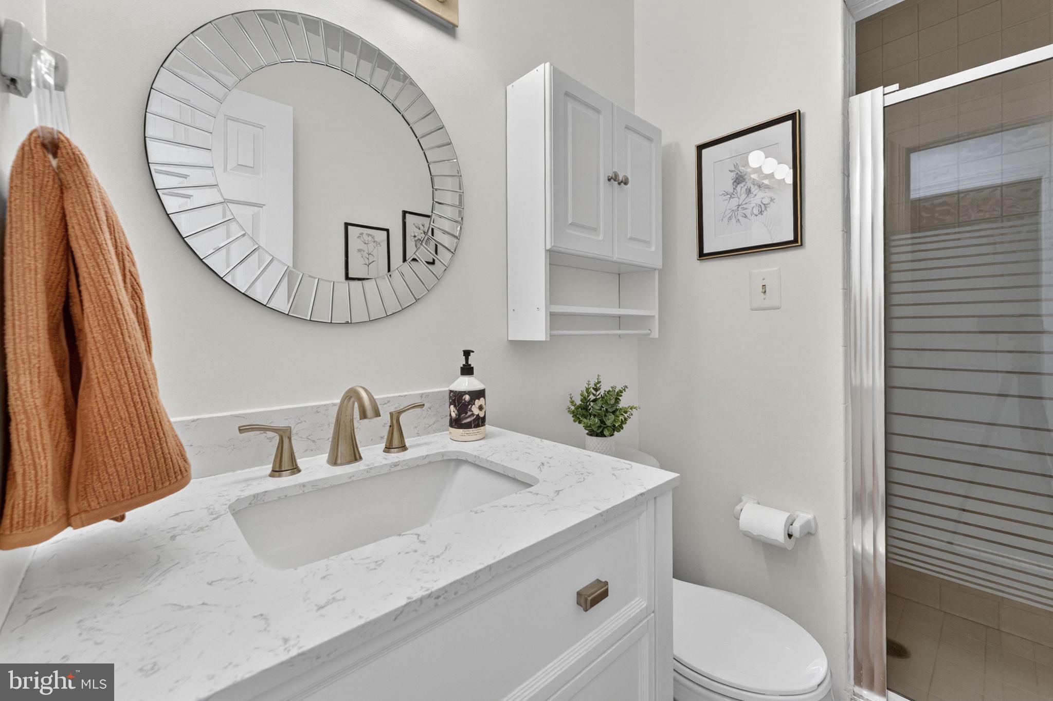 4531 Den Haag Road Warrenton, VA 20187 - Photo 34 of 103 Full bathroom #1 main level