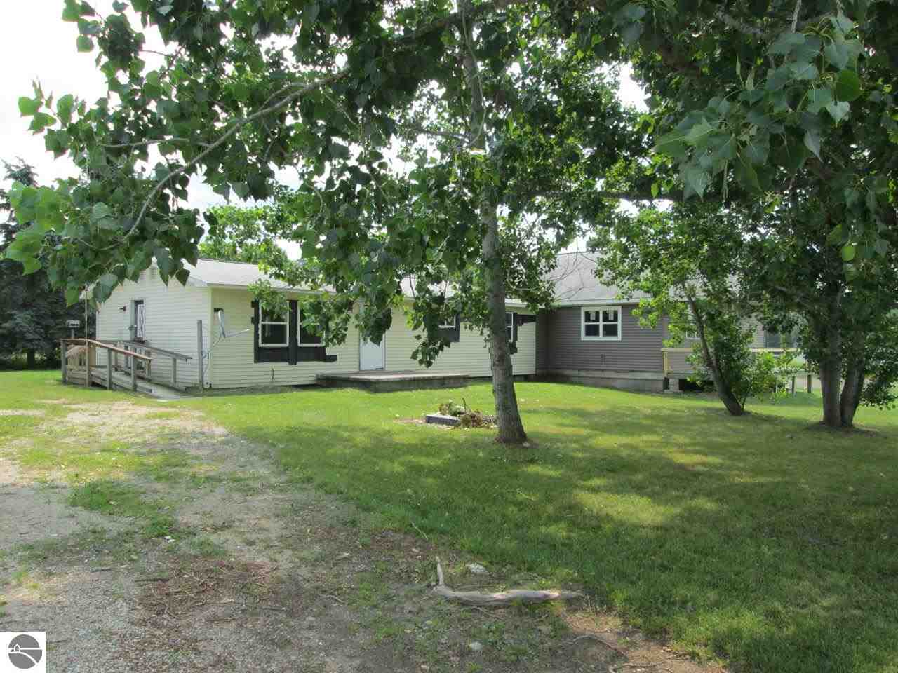 10519 Puffer Road Southwest Fife Lake, MI 49633 - Photo 3 of 35 1789673-2.JPG