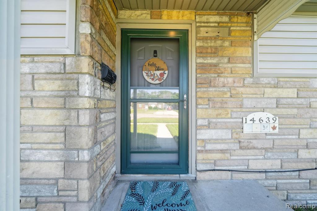 14639 Trenton Road Southgate, MI 48195 - Photo 4 of 24 Gallery Image 4
