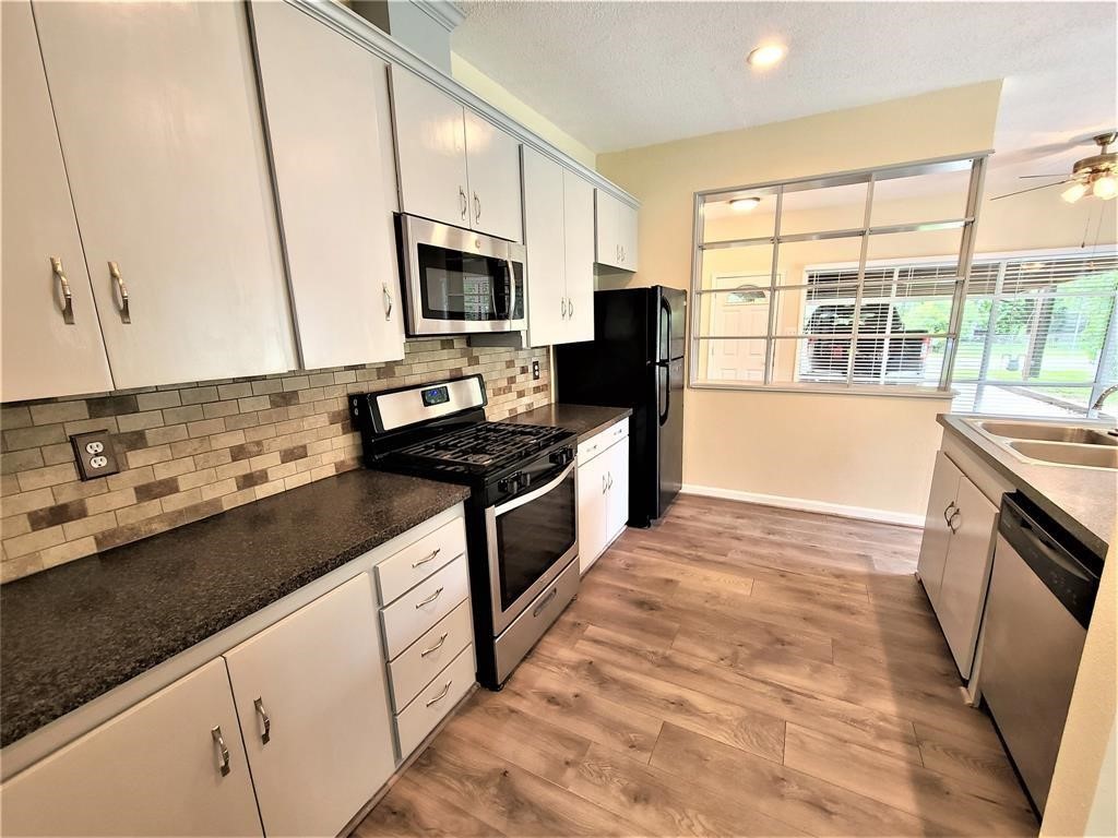 503 Riveredge Drive Richmond, TX 77406 - Photo 5 of 12