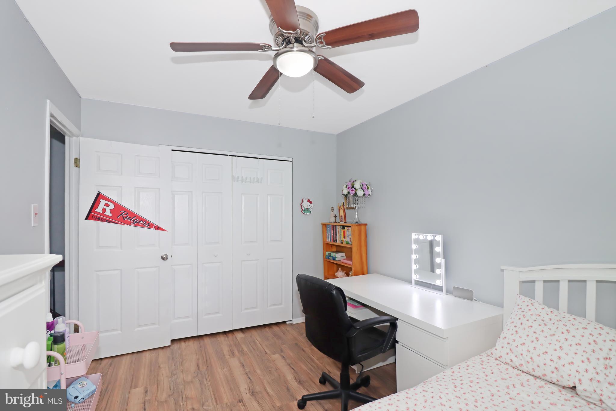 725 Myrtle Avenue Lindenwold, NJ 08021 - Photo 24 of 29 a workspace with furniture hardwood and a window