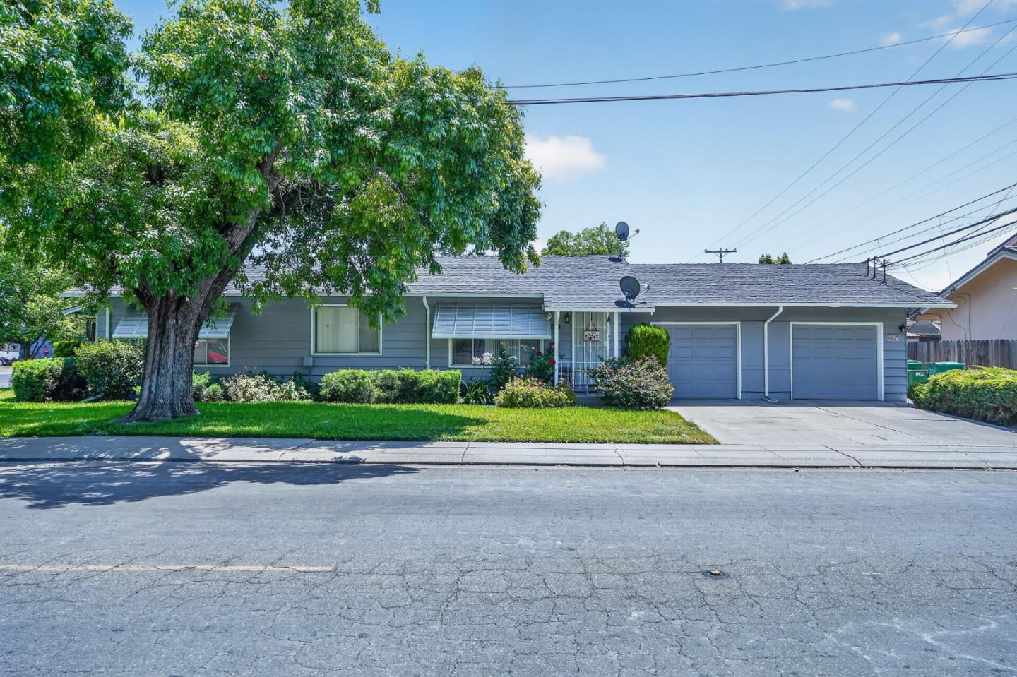 442 West Lincoln Road Stockton, CA 95207 - Photo 4 of 14
