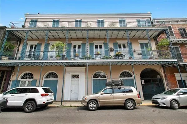 $3,450 | 910 Chartres Street, Unit 3B, New Orleans, LA 70116