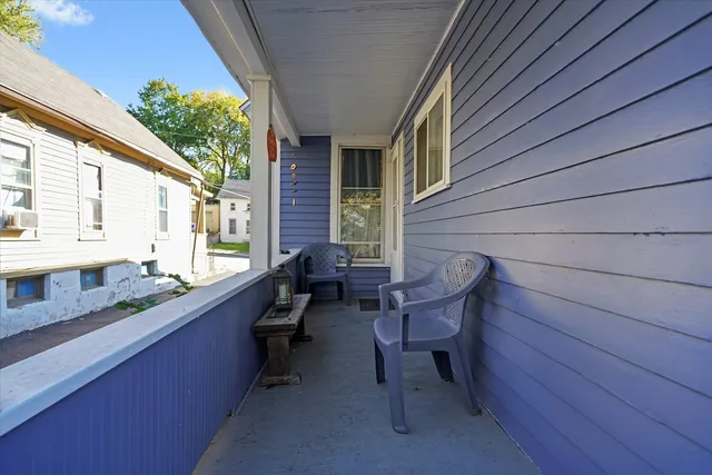 $209,000 | 262 Bartlett Place, Elgin, IL 60120