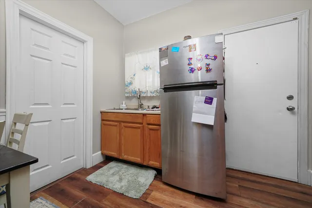 $209,000 | 262 Bartlett Place, Elgin, IL 60120