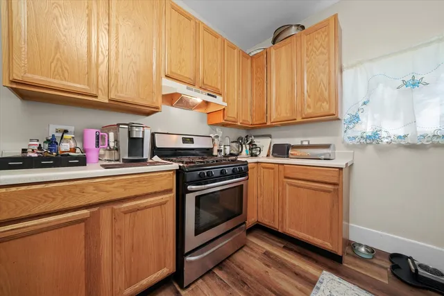 $209,000 | 262 Bartlett Place, Elgin, IL 60120