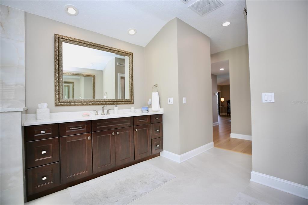 5806 Cruiser Way Tampa, FL 33615 - Photo 37 of 98