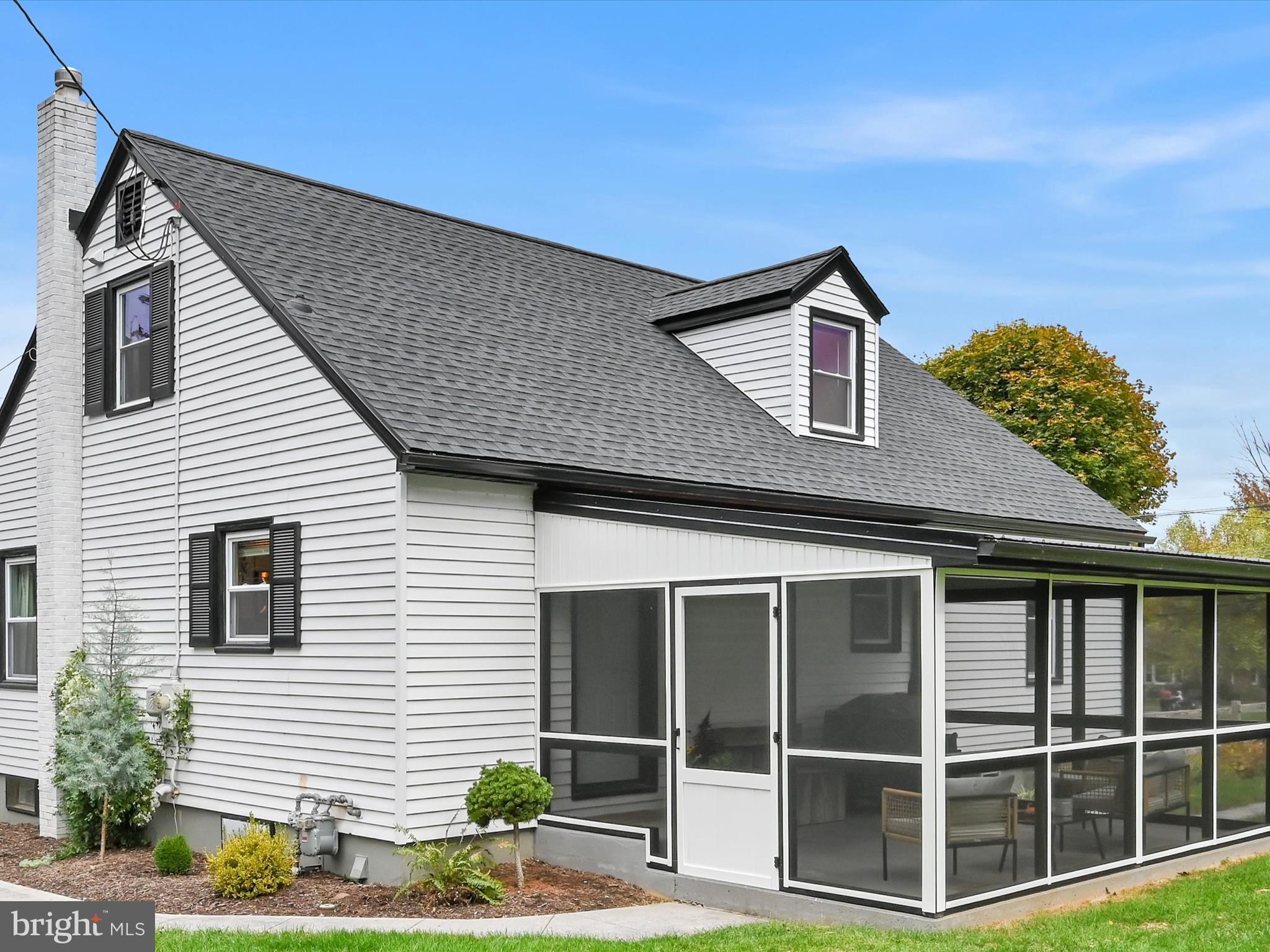 320 Elm Street Lebanon, PA 17042 - Photo 36 of 44 a front view of a house with a garden