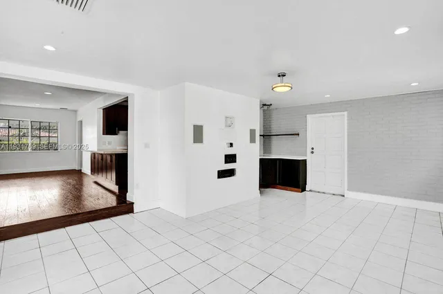 $4,400 | 6871 Southwest 50th Terrace, Miami, FL 33155