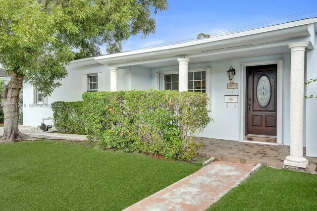 $4,400 | 6871 Southwest 50th Terrace, Miami, FL 33155