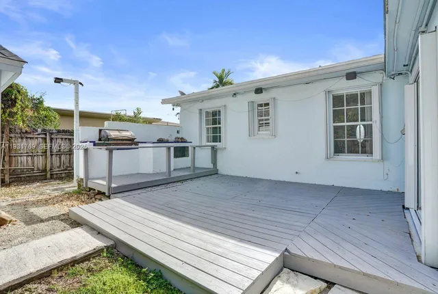 $4,400 | 6871 Southwest 50th Terrace, Miami, FL 33155