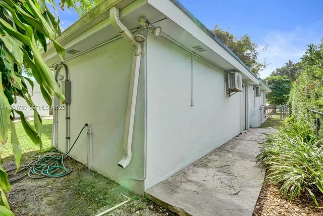 $4,400 | 6871 Southwest 50th Terrace, Miami, FL 33155