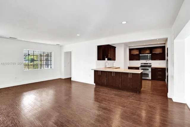 $4,400 | 6871 Southwest 50th Terrace, Miami, FL 33155