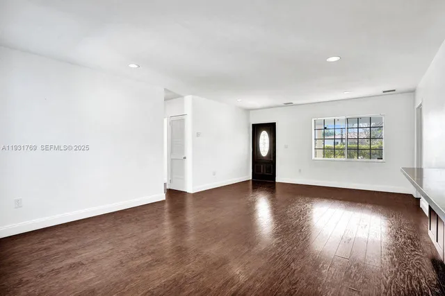 $4,400 | 6871 Southwest 50th Terrace, Miami, FL 33155