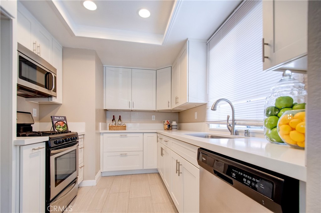 31 Hemlock Rancho Santa Margarita, CA 92688 - Photo 13 of 38