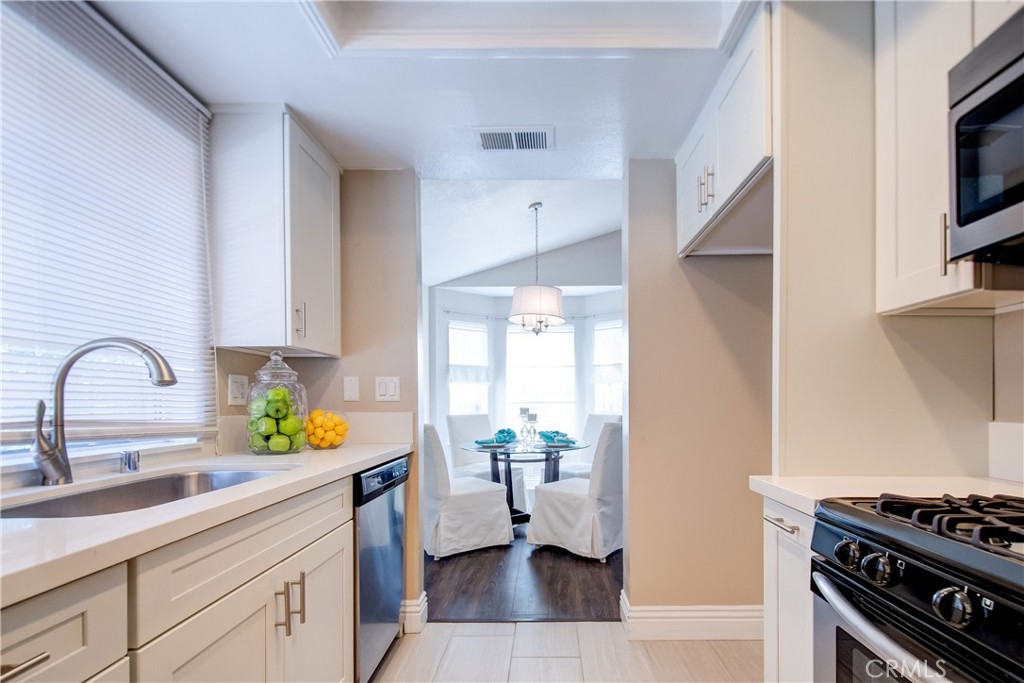 31 Hemlock Rancho Santa Margarita, CA 92688 - Photo 16 of 38