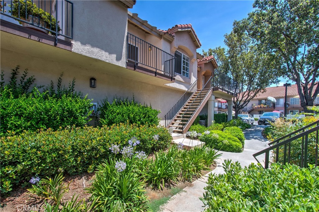 31 Hemlock Rancho Santa Margarita, CA 92688 - Photo 2 of 38