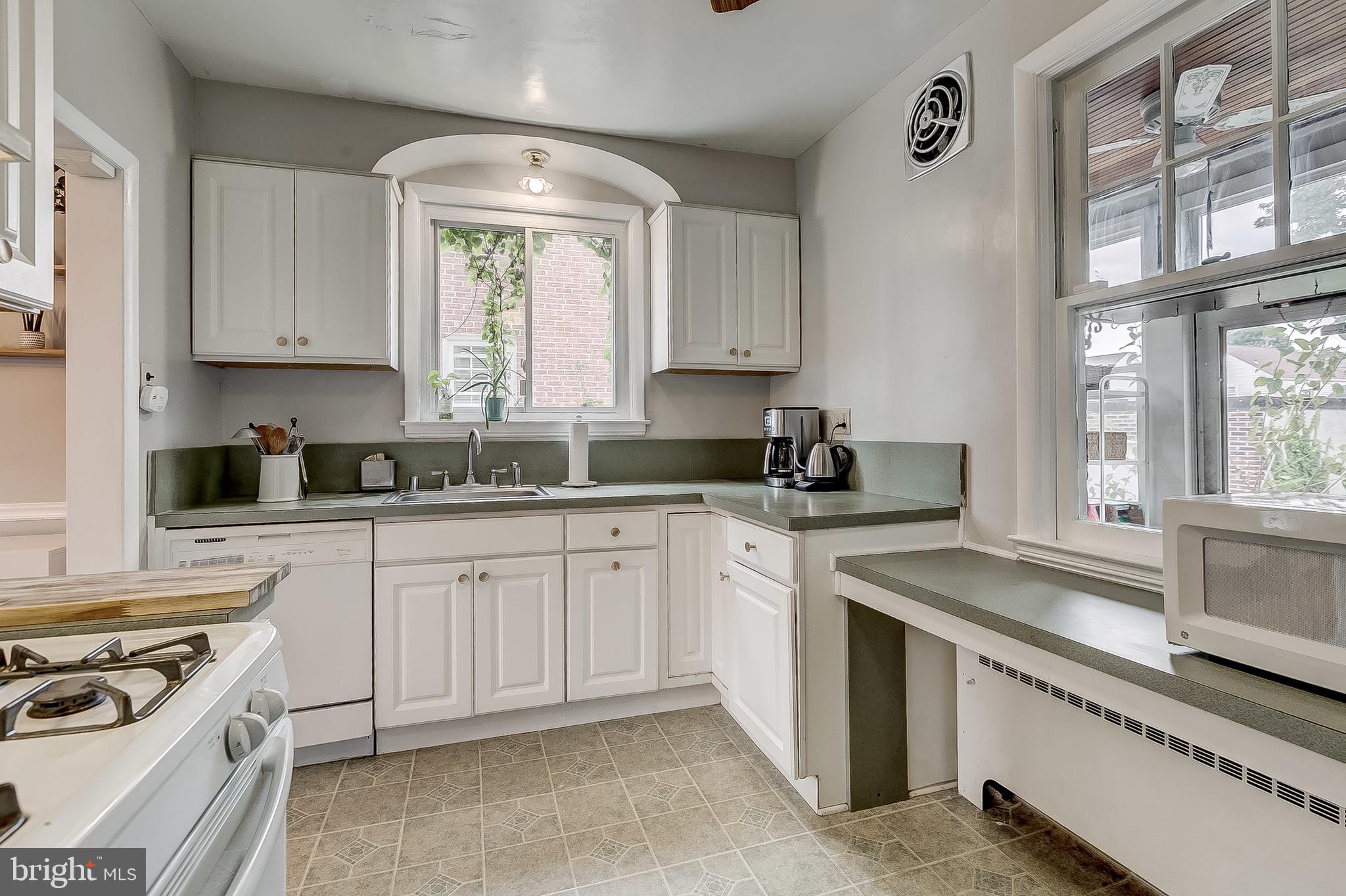 3046 Parktowne Road Baltimore, MD 21234 - Photo 9 of 40 Kitchen