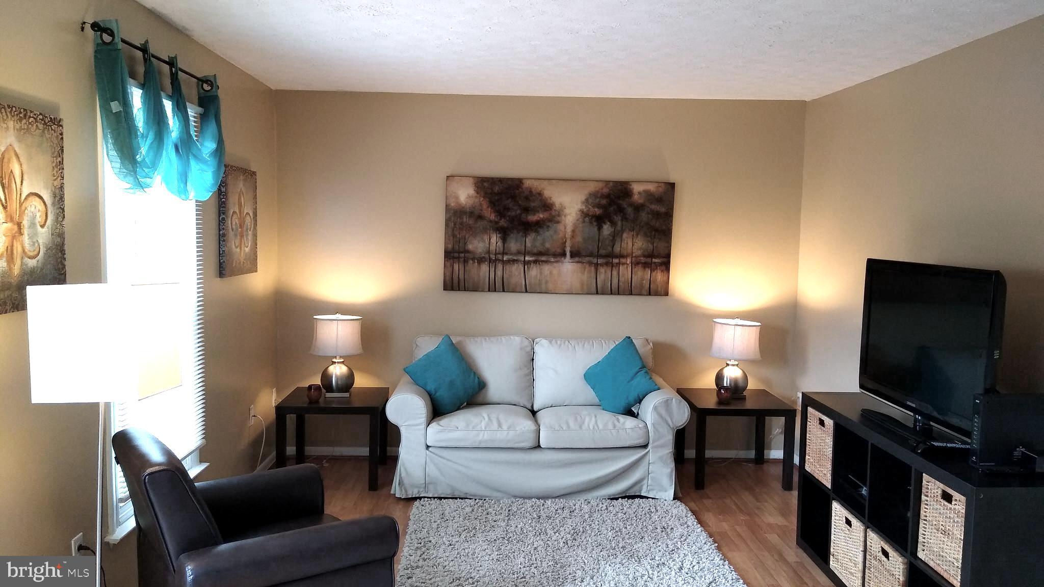 190 Farm Road Aberdeen, MD 21001 - Photo 2 of 21 Living Room
