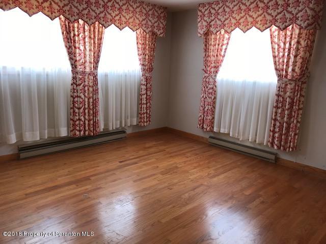 101 Hillcrest Road Moscow, PA 18444 - Photo 3 of 11 Gallery Image 3