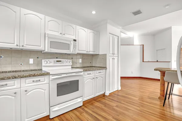 $3,300 | 6817 Barnwell Drive, Boynton Beach, FL 33437